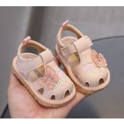 Пинетки-сандалики для девочки